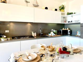 La finestra sul mare con Wi-Fi, A/C & Free Parking - 9