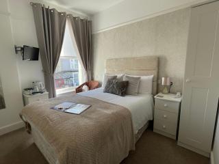 Lynton House - Llandudno - 9