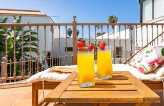Villa Corralejo Bay Beachfront Corralejo By Holidays Home - Corralejo - 4