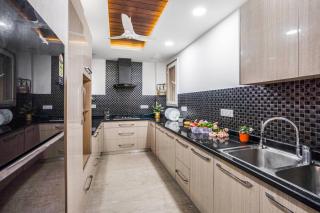 Homlee-Pentagon 3 BHK luxurious-Lift-Parking-Saket - 1