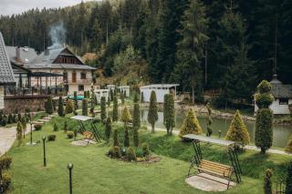 Hotel Vedmezhyi Dvir - Bukovel - 2