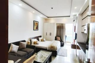 Luxurious Stay & Couple Friendly - Noida - 0