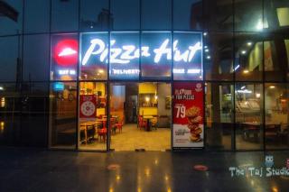Luxurious Stay & Couple Friendly - Noida - 1