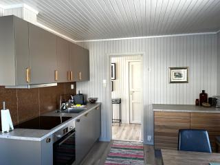 Anitas Waterfront Cabins - 2