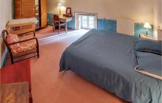 Gorgeous Home In Geay - 8