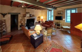 Gorgeous Home In Geay - 5