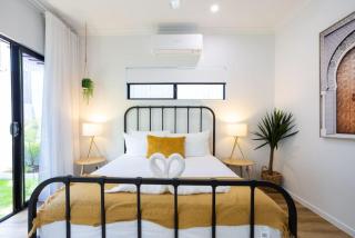 Industrial Luxe Villa - Boutique 1 bedroom luxury Villa - Edge Hill - 3