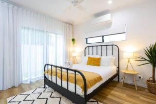 Industrial Luxe Villa - Boutique 1 bedroom luxury Villa - Edge Hill - 8