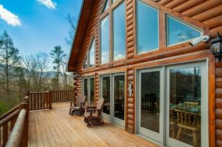 Mystic Mountain Cabin View Grill Fire Pit - Gatlinburg - 9