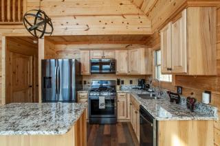 Mystic Mountain Cabin View Grill Fire Pit - Gatlinburg - 8