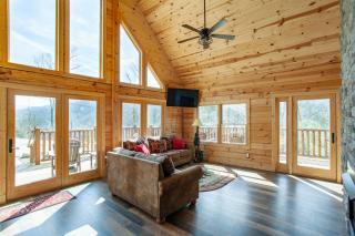 Mystic Mountain Cabin View Grill Fire Pit - Gatlinburg - 3