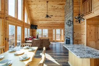 Mystic Mountain Cabin View Grill Fire Pit - Gatlinburg - 1