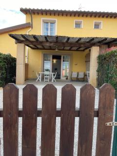 Appartamenti Teresa & Adele, 2 km dal mare, 2 bagni, giardino recintato, WIFI, posto auto - Cecina - 9