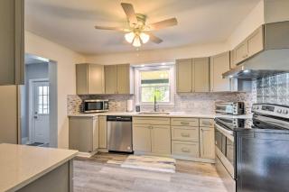 Georgia Getaway with 2-Story Dock By Lake Hartwell - Hartwell - 2