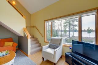 Elk Rapids Condo with Balcony Overlooking Elk Lake! - Elk Rapids - 6