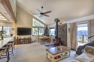 Homey Colfax Getaway with Private Hot Tub! - Colfax - 8