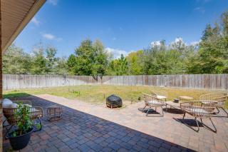 Chic Navarre Getaway with Large Yard 4 Mi to Beach! - 8