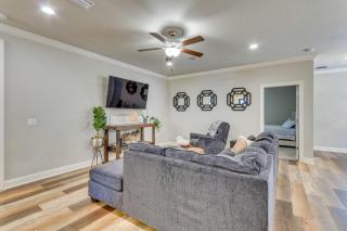 Chic Navarre Getaway with Large Yard 4 Mi to Beach! - 7