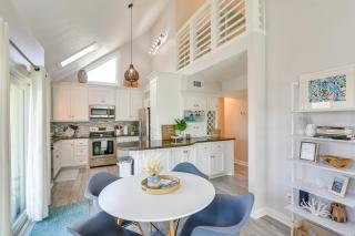 Private Dock and Canal View Home in Jamaica Beach - 5