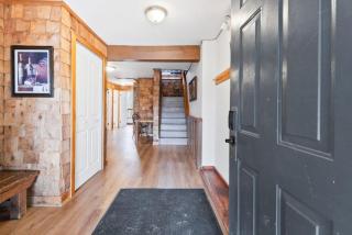 3 Level Ski Chalet 7BR w Deck, Sauna & Ping-Pong! - Blue Mountains - 4