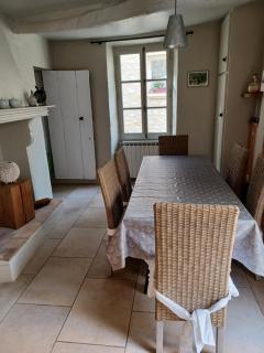 Maison de village en pierre - 1
