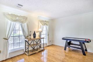Pet-Friendly Houston Rental with Private Patio! - Houston - 5