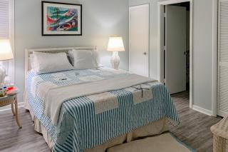 Colony by the Sea #201 - 3
