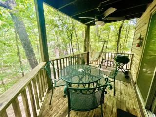 Forest view, log-sided two bedroom, two bath condo on Lake Ouachita, condo - Mount Ida - 5