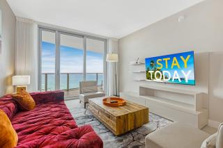 EXCLUSIVE RESORT - OCEANFRONT 2BD 2BA CONDO, HiGH FLOOR, ROOFTOP POOL AND HOT TUB, STEPS TO BEACH - Hollywood - 3