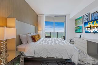 EXCLUSIVE RESORT - OCEANFRONT 2BD 2BA CONDO, HiGH FLOOR, ROOFTOP POOL AND HOT TUB, STEPS TO BEACH - Hollywood - 9