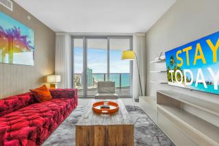 EXCLUSIVE RESORT - OCEANFRONT 2BD 2BA CONDO, HiGH FLOOR, ROOFTOP POOL AND HOT TUB, STEPS TO BEACH - Hollywood - 4