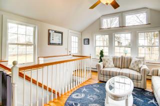 2 Mi to Beach Coastal Retreat in Hyannis! - Hyannis - 6