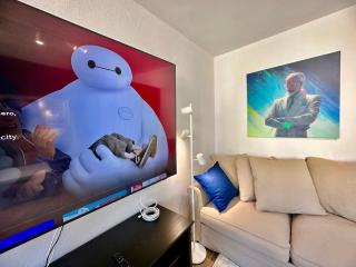 WHITE 2 metro WiFi 600 Mbs 75'TV Netflix, Disney+ HBO - Warsaw - 5
