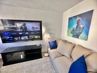 WHITE 2 metro WiFi 600 Mbs 75'TV Netflix, Disney+ HBO - Warsaw - 3