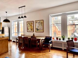 Charming City Townhouse - 1