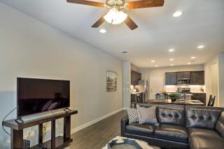 Pool Access Upscale and Modern Austin Townhome - Austin - 5