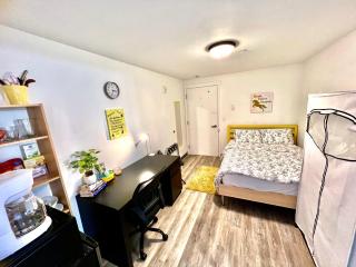 Micro Studio Apartment 10 Minutes Walk to University of Washington - Seattle - 0