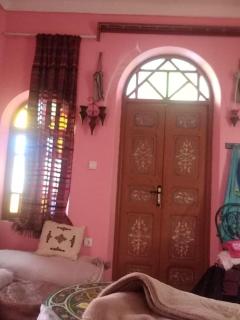 Dar Sam - Red Room - 2