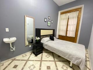 WHOST Hotel y Hostal - 4