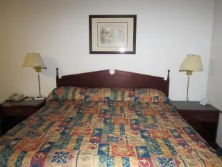 Super 8 by Wyndham 100 Mile House - One Hundred Mile House - 8