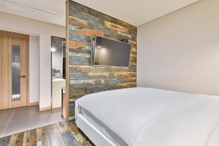 Gracias Hotel Gimhae - Gimhae - 2