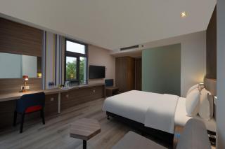 Holiday Inn Express Shanghai Pujiang by IHG - Shanghai - 9