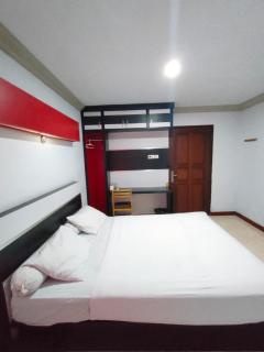 Hotel Riverside Manado - Manado - 5