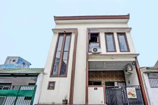 OYO 92435 Sunlo Cozy Home Family Homestay Syariah - Surabaya - 7