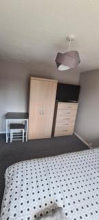 Pinewood House Grimsby - - 8