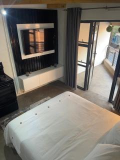 Dream Abodes at Cozy Craftmans Ship, Maboneng - Johannesburg - 4