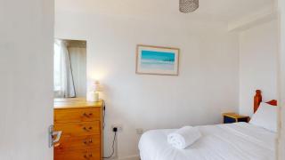 F62 Near Sea, Riviere Towans - 5