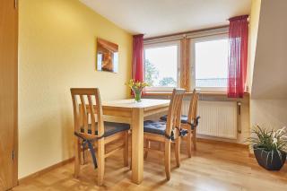 Ferienwohnung Raffael 100 qm, 2 große Betten im Wohnzimmer - Cuxhaven - 3