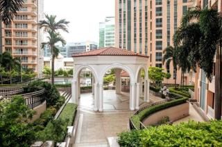 Cozy 2-bedroom in The Venice Luxury Residences - Manila - 3