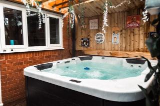 Elegant 2 bed with hot tub and a host of amenities - Liverpool - 7